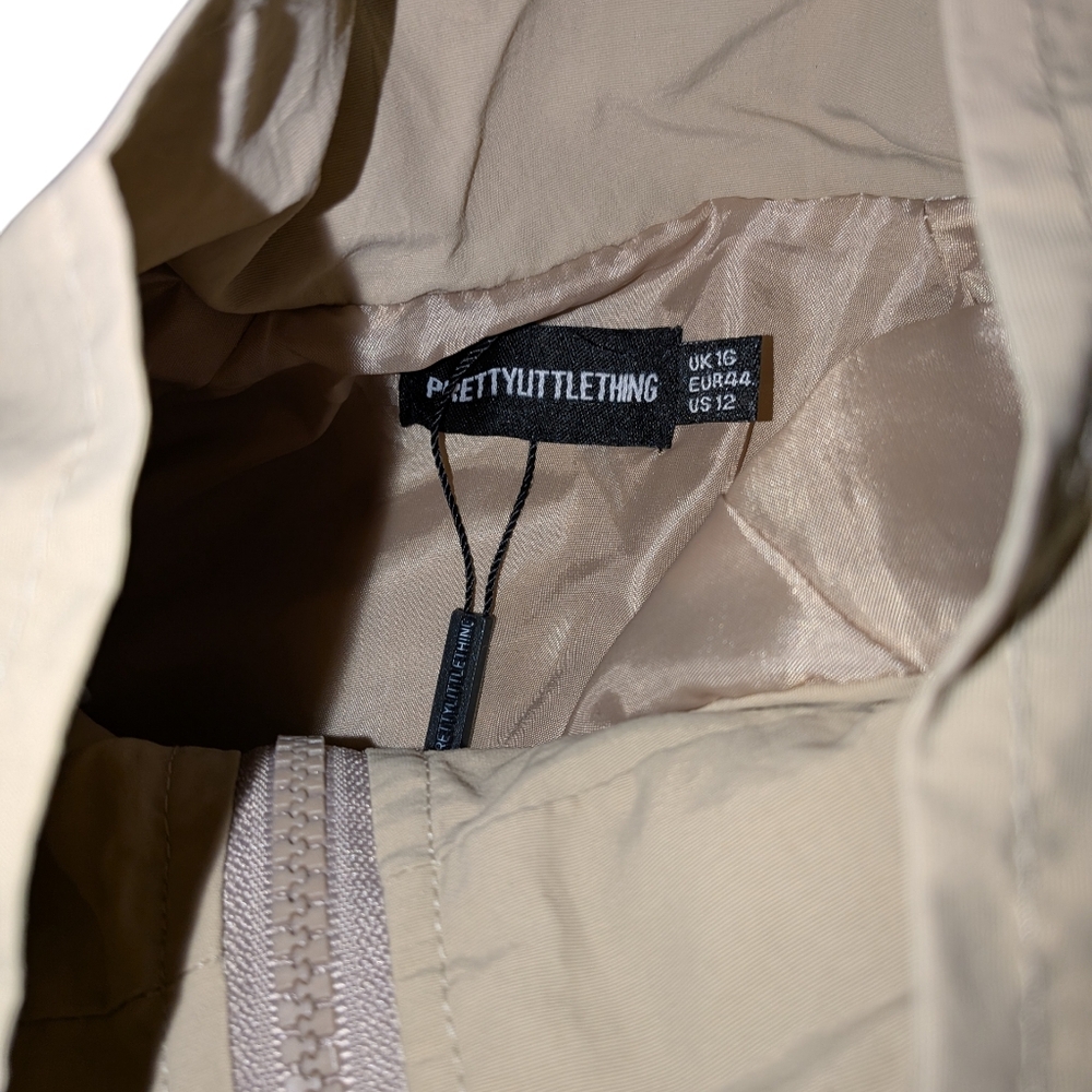 PrettyLittleThing Mock Neck Jacket - Picture 4 of 4